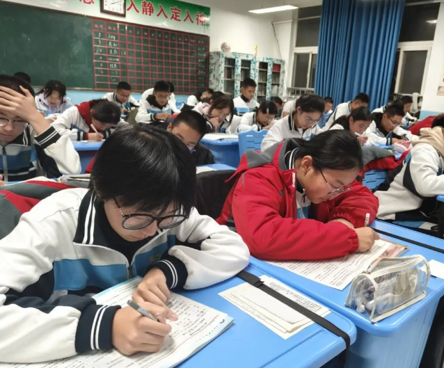 学生可以在反复思考和论证中深化认知形成价值认同